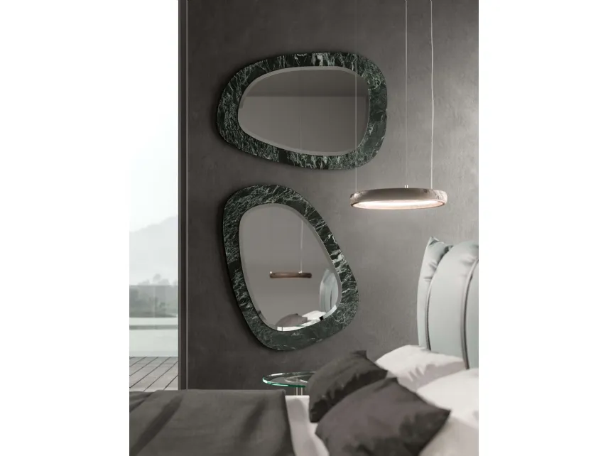 Specchio con cornice in marble glass Miami Vice di Ozzio