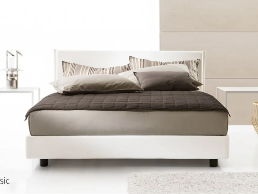 Letto in tessuto con testiera Charlie di Ventura