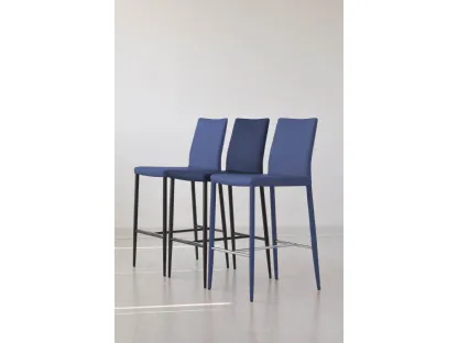 Sgabello in pelle con gambe in metallo Bess di Sedie Brianza