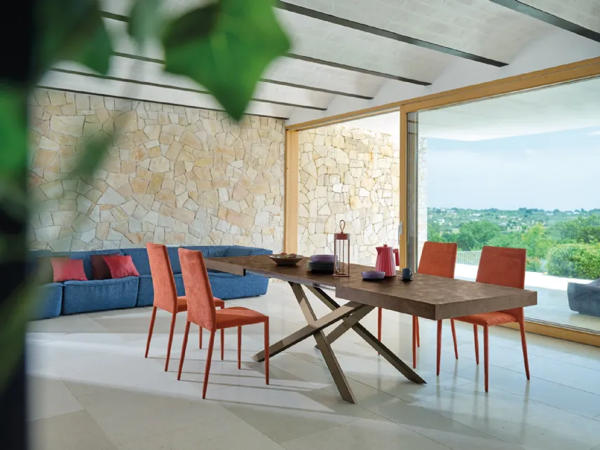 Sedia City S127 completamente rivestita in tessuto di Friulsedie