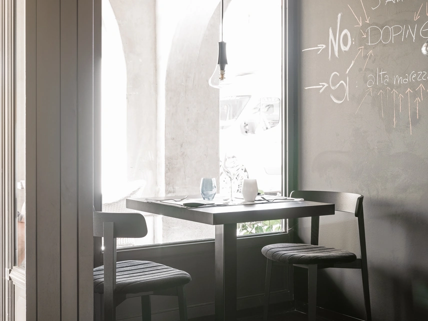 Sedia in legno Maya di Midj