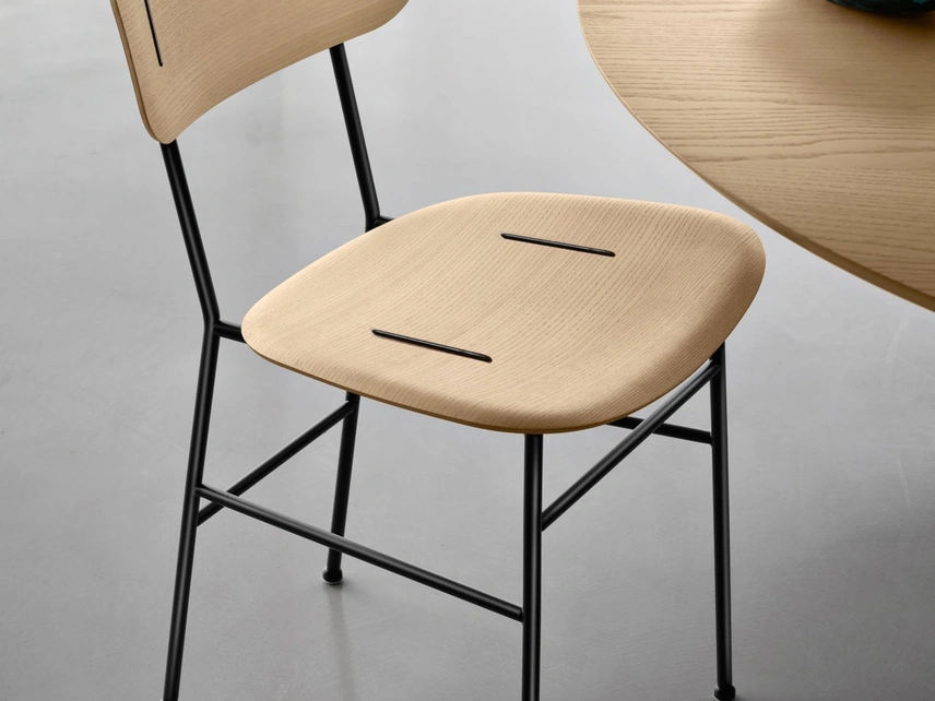 Sedia Piuma in legno di Midj