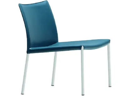 Sedia lounge rivestita in cuoio can gambe in acciaio Nuvola AT M CU di Midj