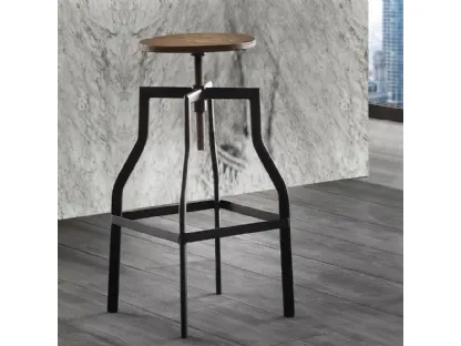 Sgabello Urban con sedile in noce industrial e struttura in metallo verniciato nero di La Seggiola