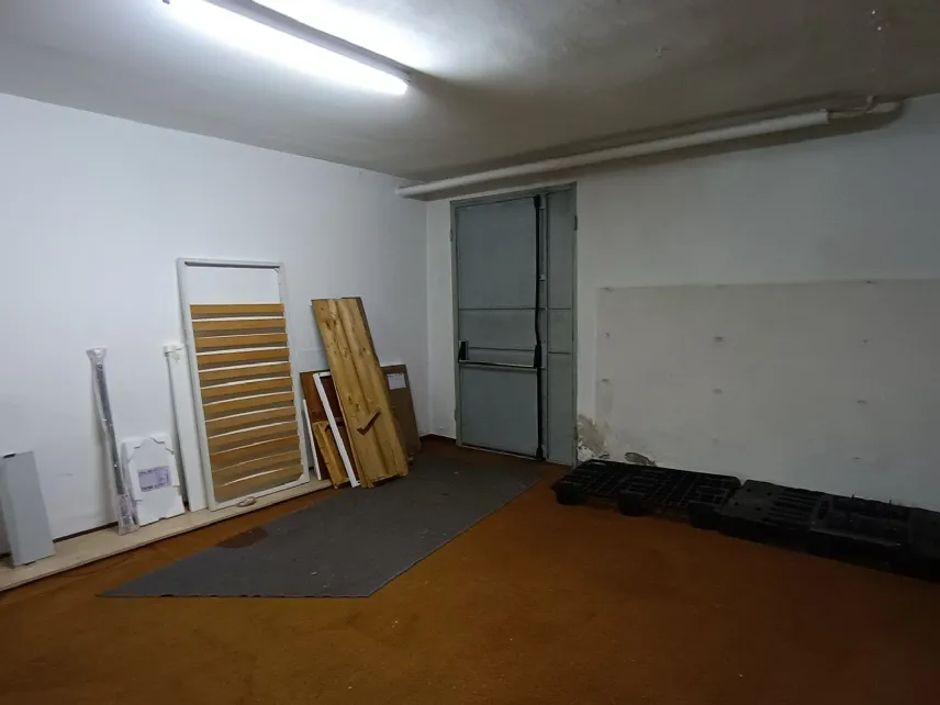 Spazio deposito mobili