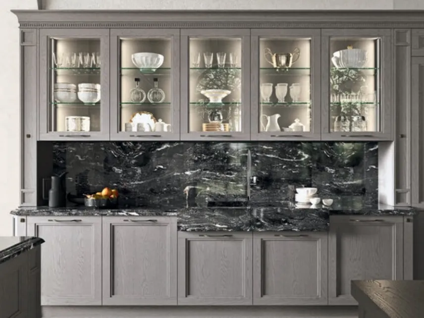 Cucina in legno con top in granito e pensili a vetrina Elite Astra