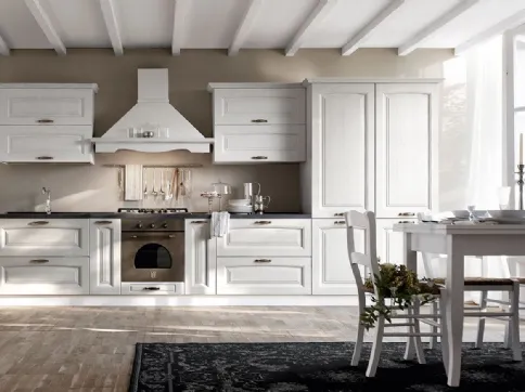 Cucina Classica lineare Provenza in massello di frassino finitura decapè bianco di Forma la cucina