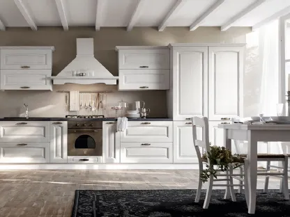 Cucina Classica lineare Provenza in massello di frassino finitura decapè bianco di Forma la cucina