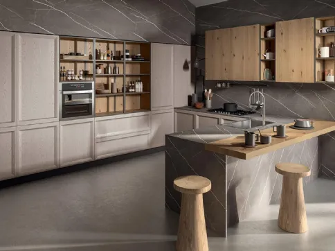 Cucina Design con penisola Atelier 04  in Frassino laccato decapè Ecru e Rovere Nodato Naturale di Astra