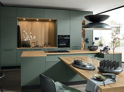Cucina Design con isola e penisola Manhattan Uni Black Green di Nolte