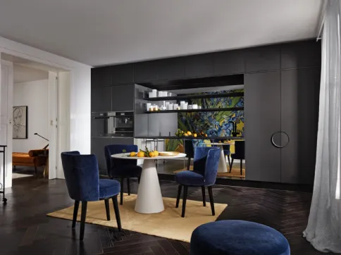 Cucina Design lineare Neoplus Neomirror in laccato con frontali a specchio di Nolte