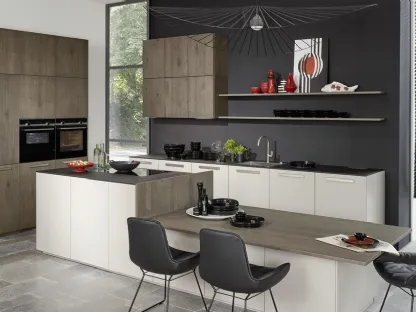 Cucina Design con isola Soft Lack Sahara Soft Matt e Rovere Barolo di Nolte