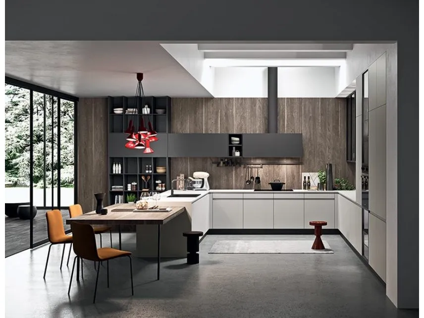 Cucina ad angolo laccato bianco e antracite con colonne a filo Line di Astra