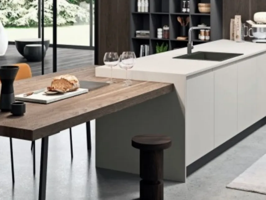 Cucina in laccato bianco e antracite e penisola in legno Line di Astra