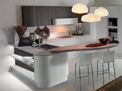 Cucina Moderna angolare con penisola SP22 02 in laccato opaco Bianco e finitura effetto legno di Astra